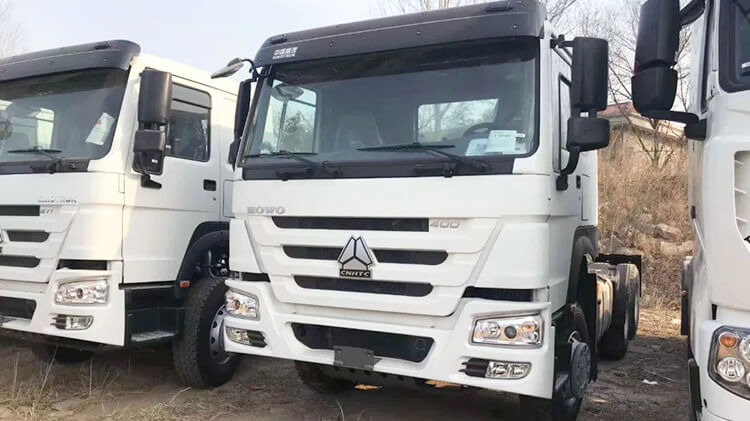 6x4 Howo Sinotruk Tractor Head 400 for Sale in Panama
