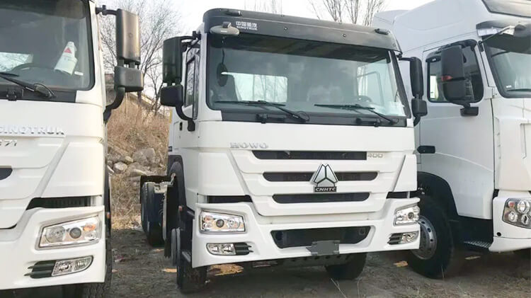 6x4 Howo Sinotruk Tractor Head 400 for Sale in Panama