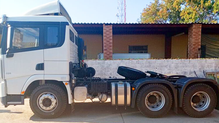 Shacman X3000 10 Wheeler Tractor Truck for Sale Price List in Panama