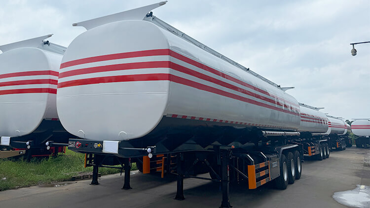 3 Axle 45000 liters Diesel Tanker Trailer for Sale in Panama